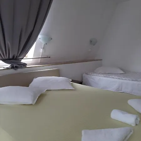 ゲストハウス Piccola Italia Casa Racovita 3*