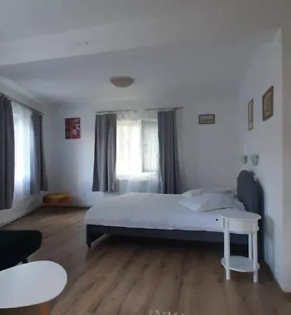 Gæstehus Piccola Italia Casa Racovita 3*