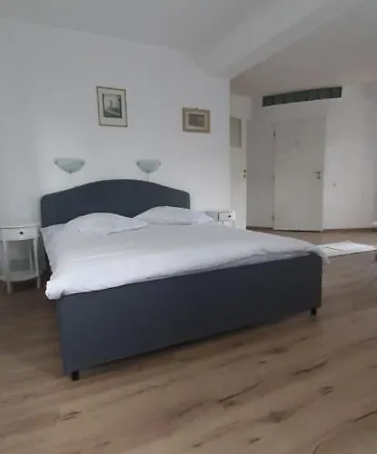 Πανσιόν Piccola Italia Casa Racovita