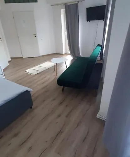 Piccola Italia Casa Racovita 게스트하우스 3*