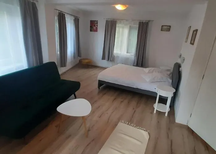 Piccola Italia Casa Racovita Pensión 3*