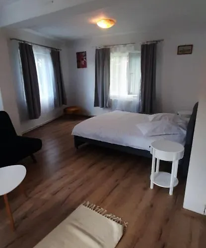 게스트하우스 Piccola Italia Casa Racovita 3*