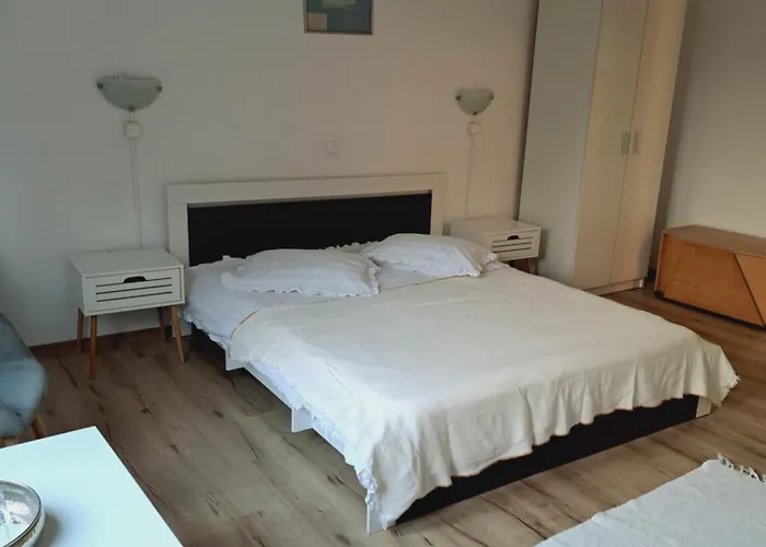 Piccola Italia Casa Racovita 게스트하우스 3*