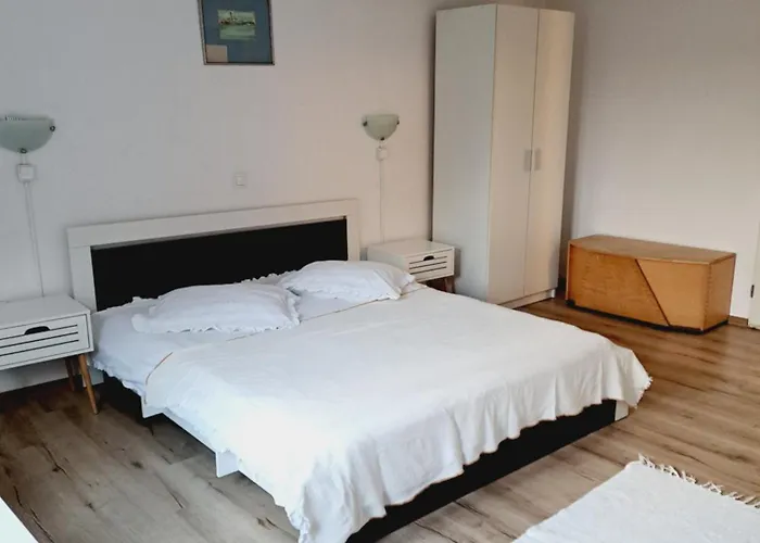 Πανσιόν Piccola Italia Casa Racovita