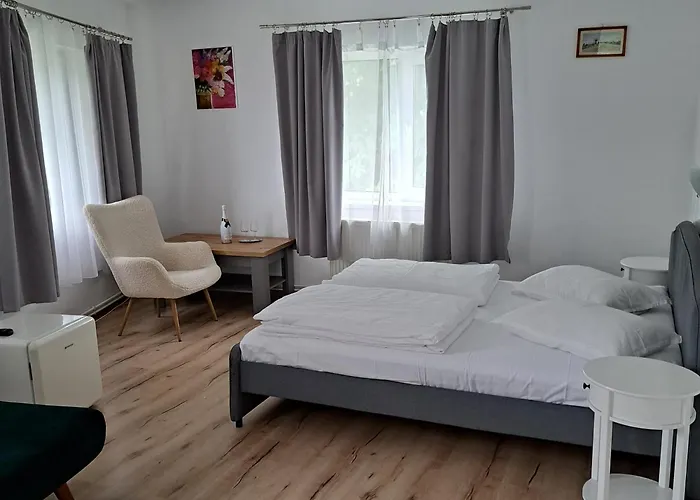 Pensión Piccola Italia Casa Racovita 3*